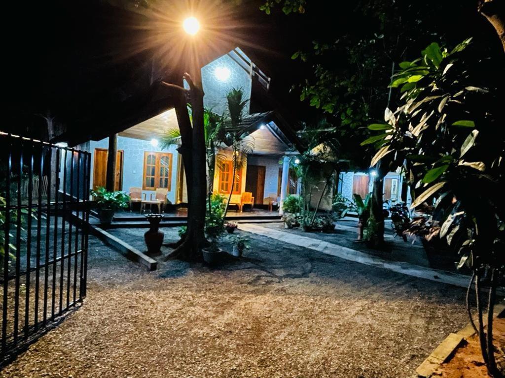 New Roy Guest House Kalkudah  Exterior photo
