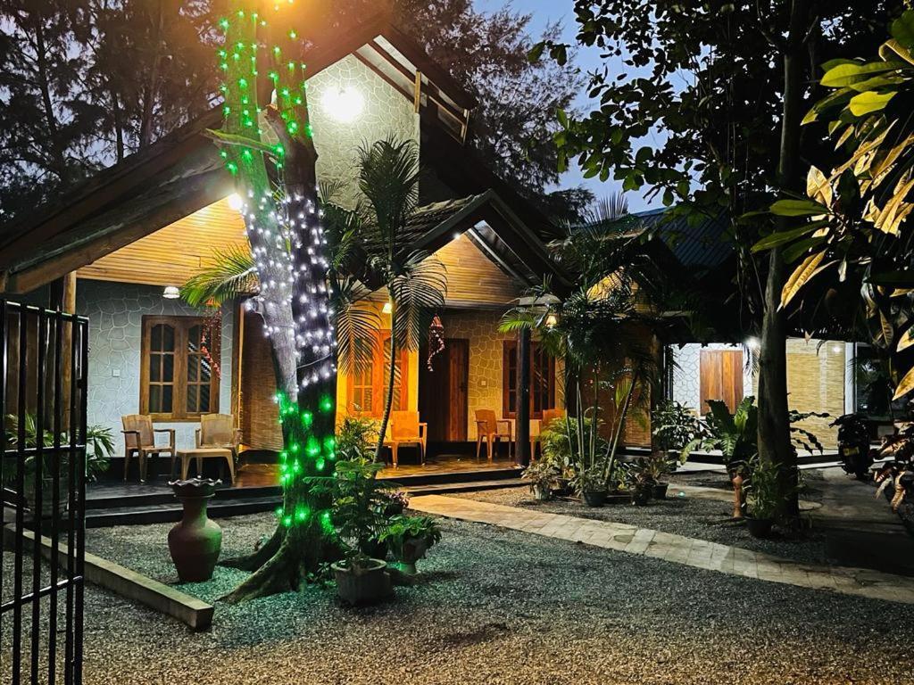 New Roy Guest House Kalkudah  Exterior photo